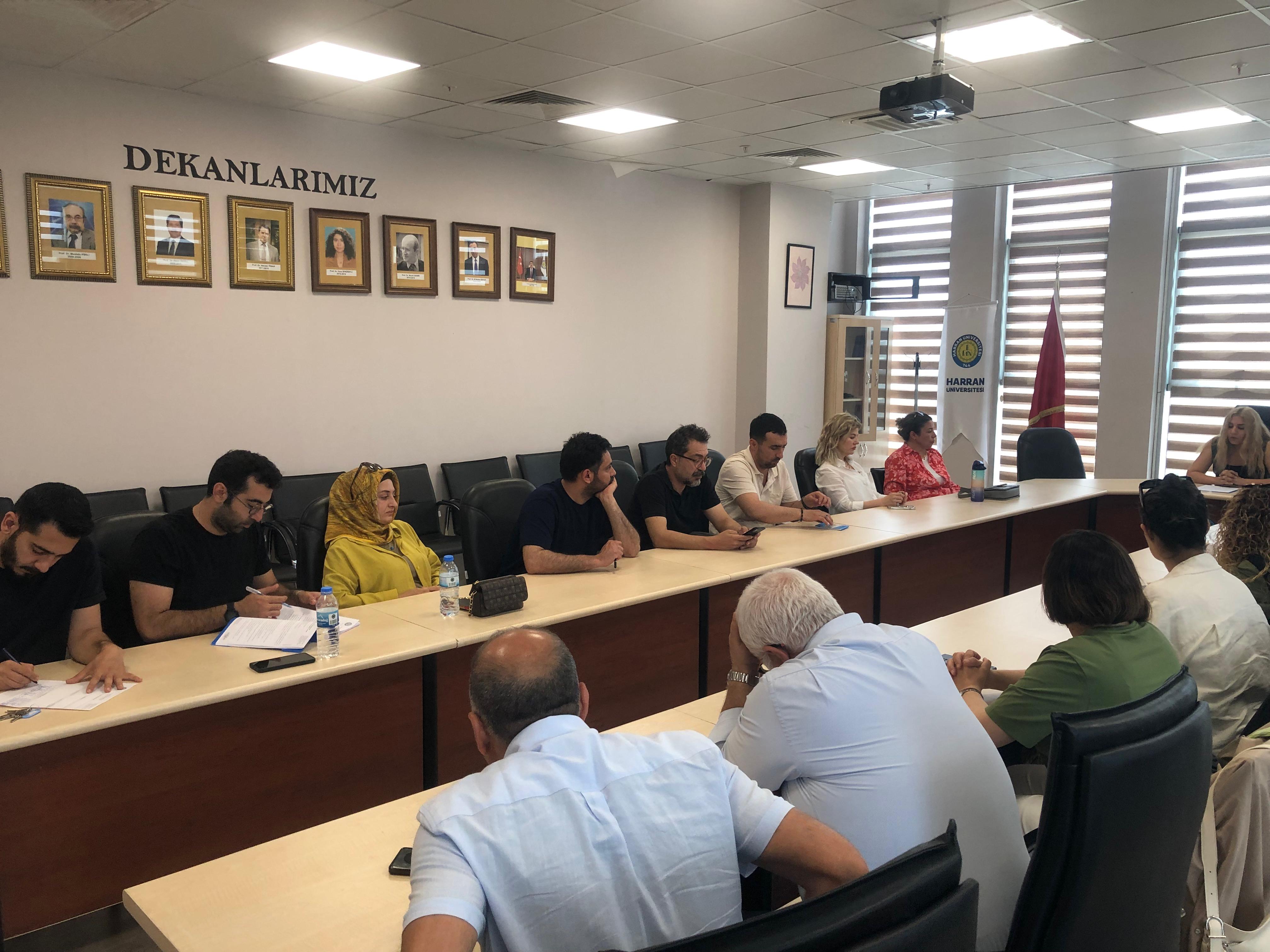 Fakültemizde Resim Bölümü Akademisyenlerinin de katılımıyla dönem Sonu Değerlendirme Toplantısı Yapıldı